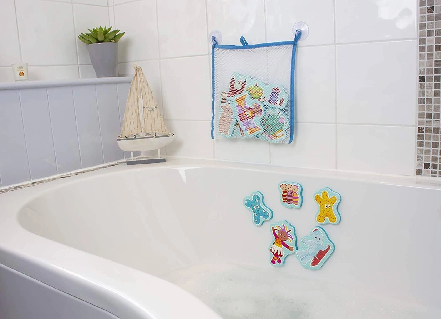 IN THE NIGHT GARDEN 30 Foam Pieces Bath Set