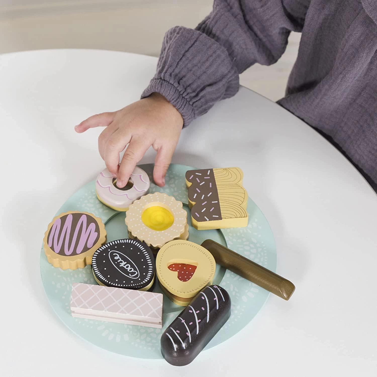 Le Toy Van Wooden Biscuit Set