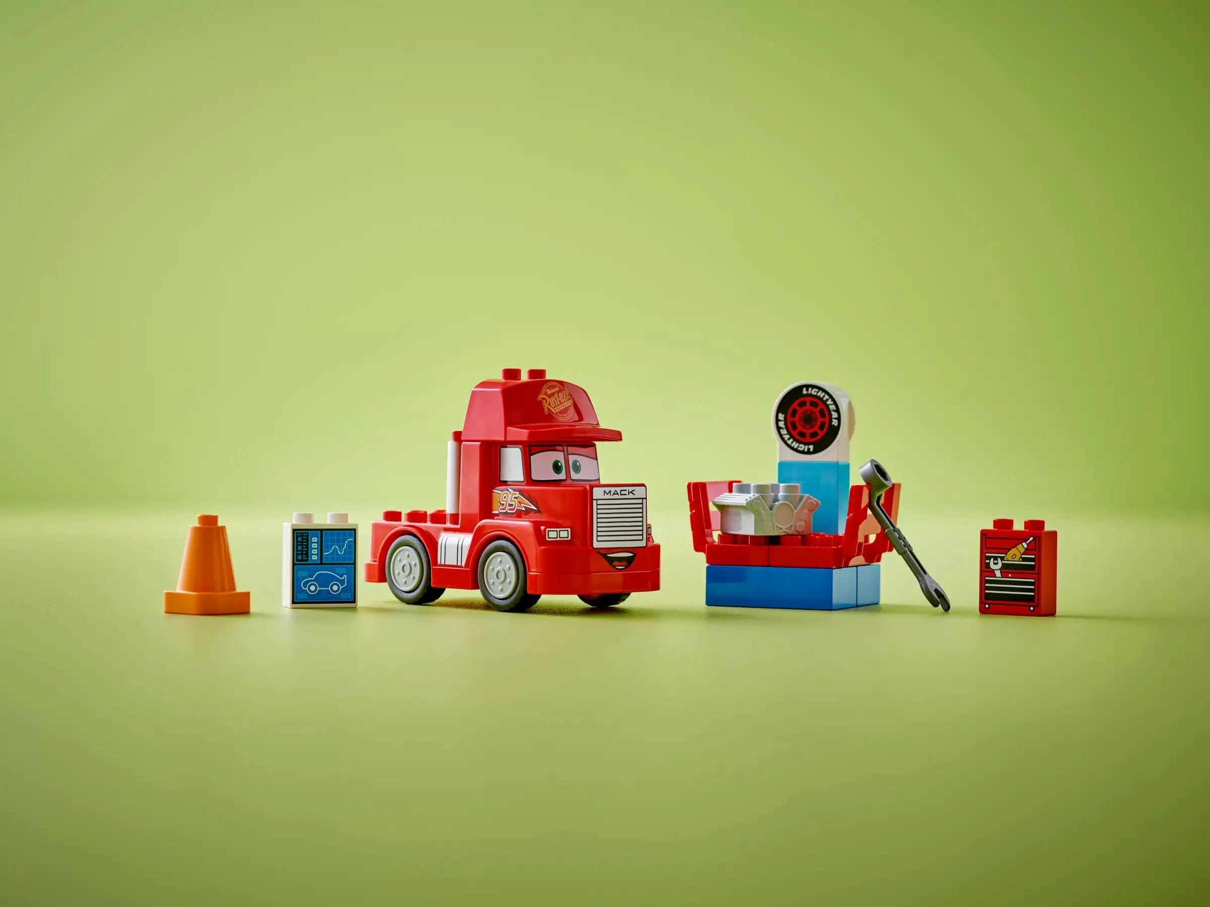LEGO DUPLO 10417 Mack at the Race