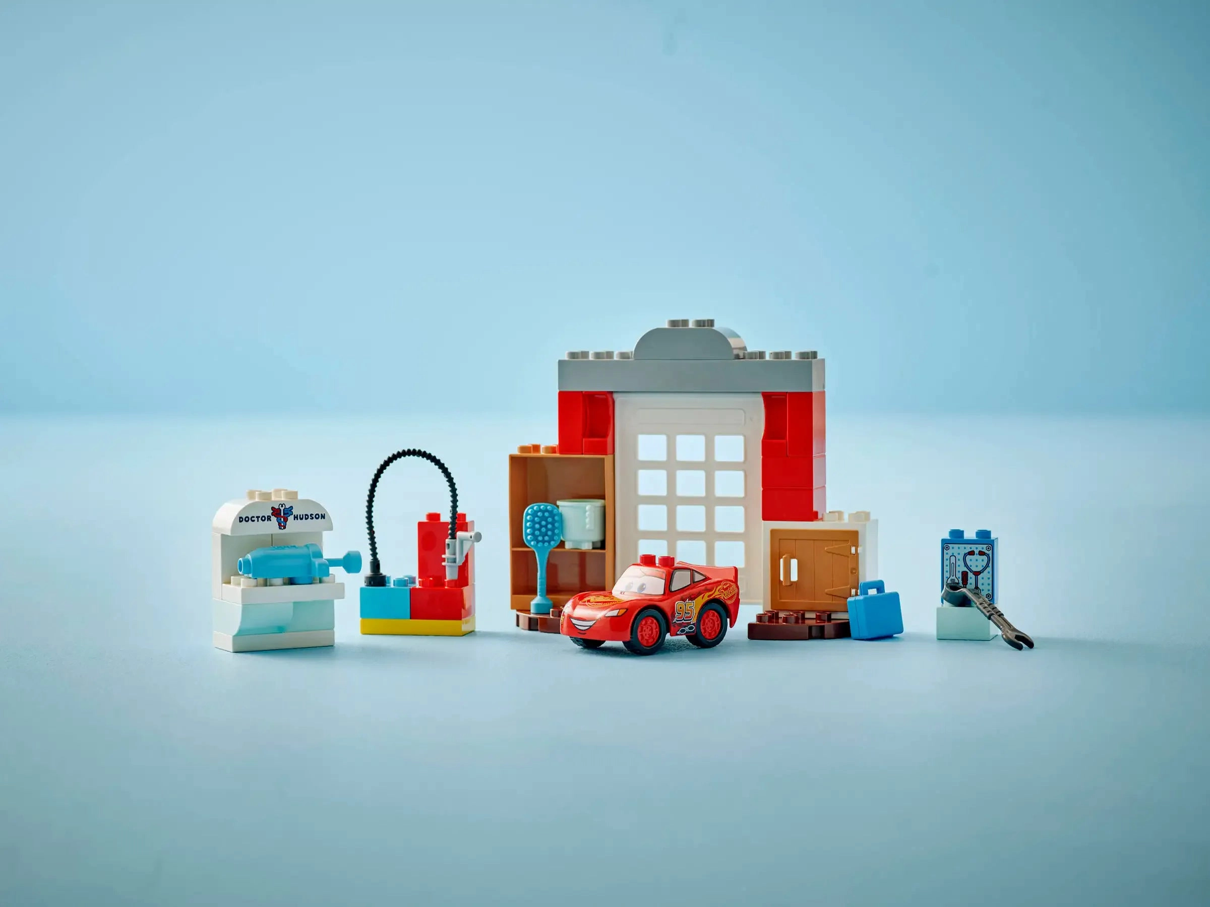 LEGO DUPLO 10456 McQueen's Visit to Doc's Garage