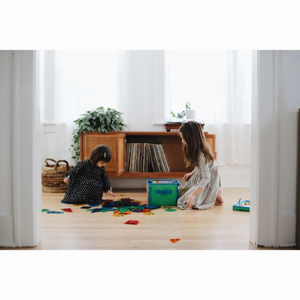 MAGNA-TILES Classic Storage Bin & Interactive Playmat
