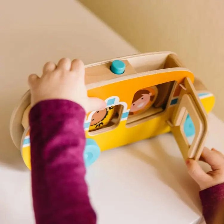 Melissa & Doug 30738 GO Tots Roll & Ride Bus