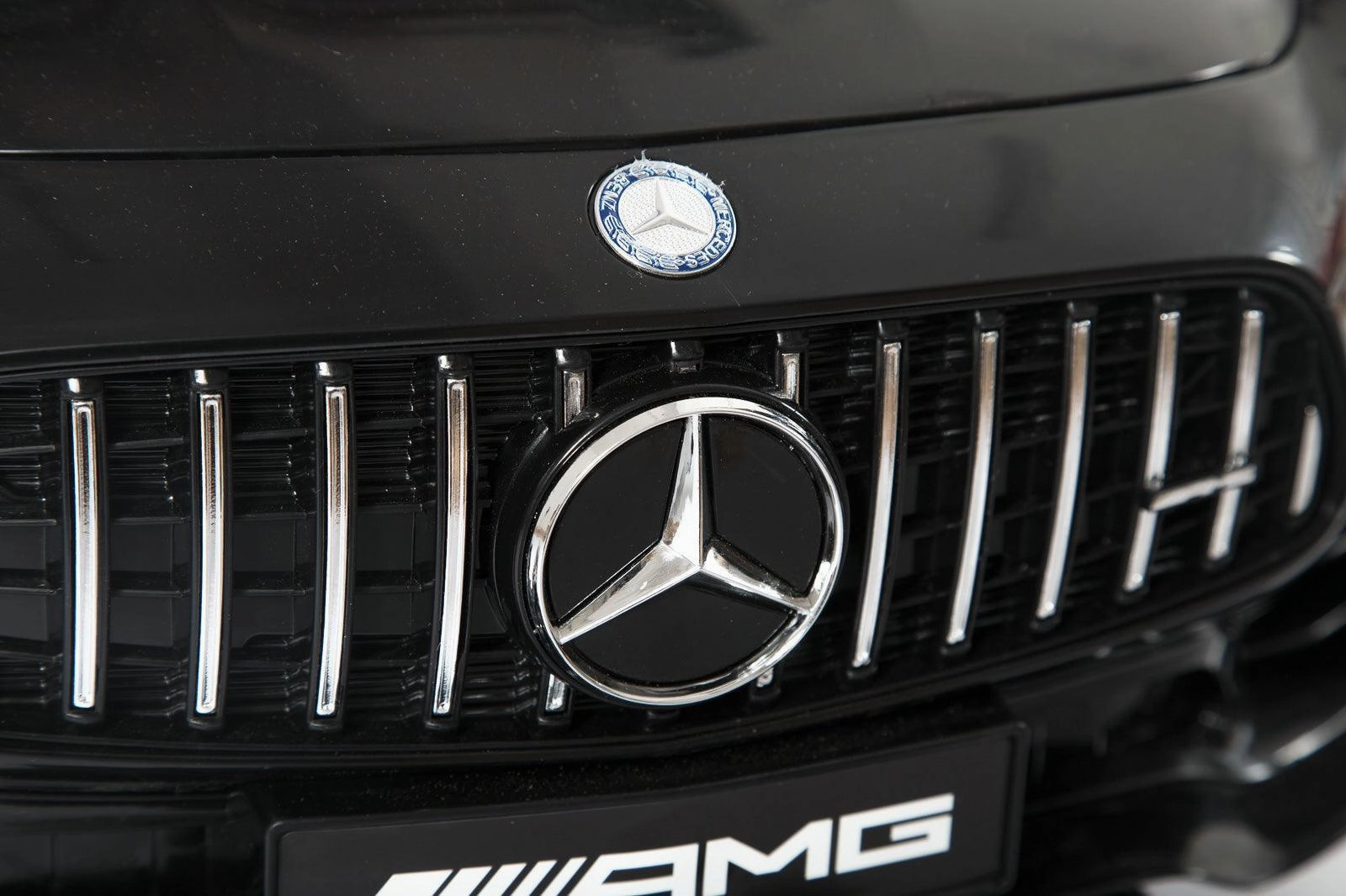 Mercedes-Benz AMG GTR 6V Battery Ride-on Car - Black X-DISPLAY