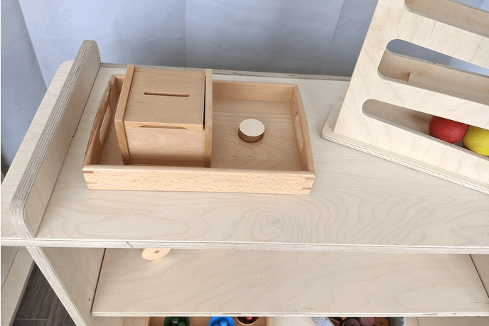 Slotted Box with Chips