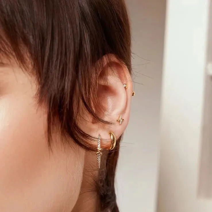Boucles d'oreilles à clous Ania Haie Gold Cross en zirconium cubique E061-01G Bijoux Ania Haie
