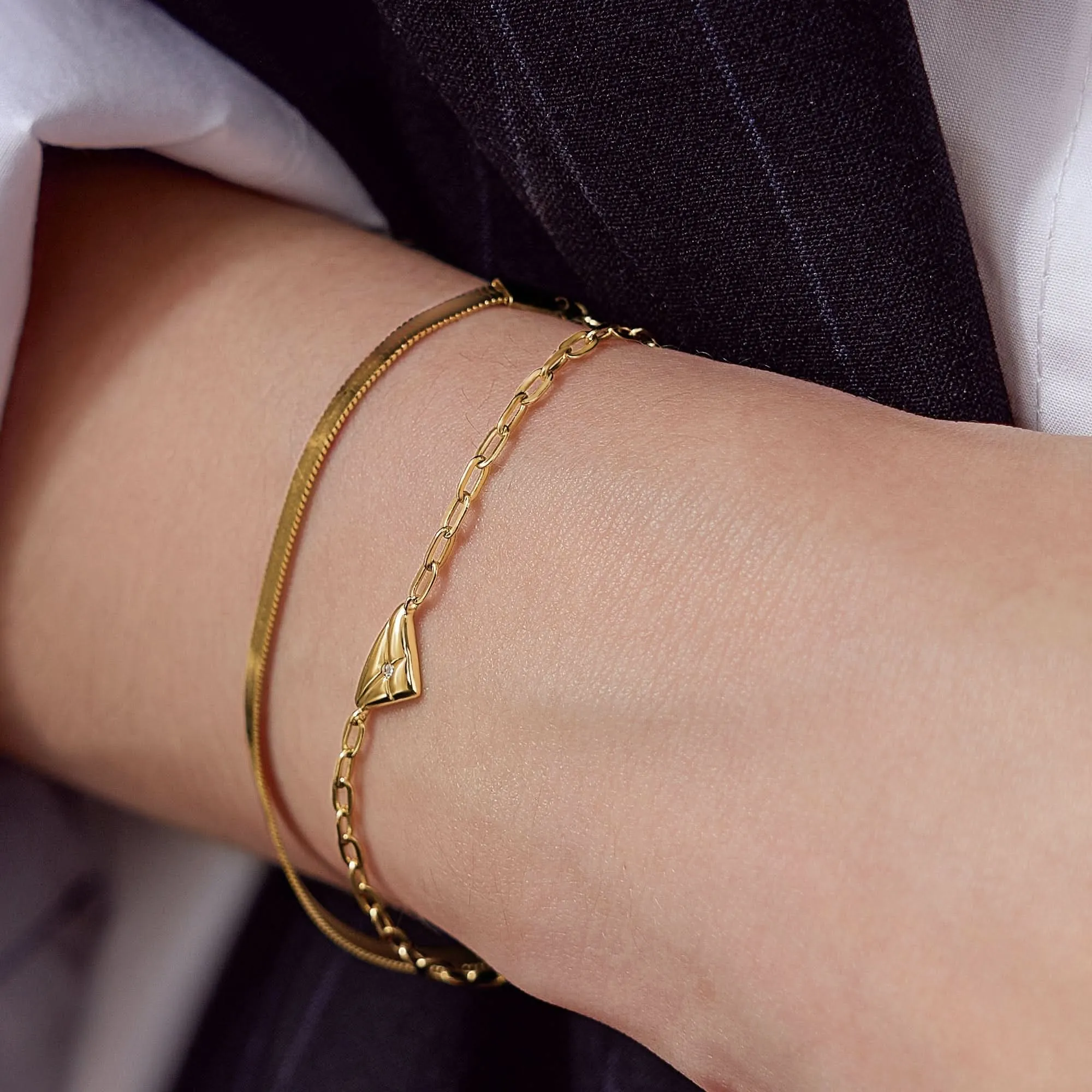 Bracelet Baiser Triangle Doré Ania Haie B059-01G Bijoux Ania Haie