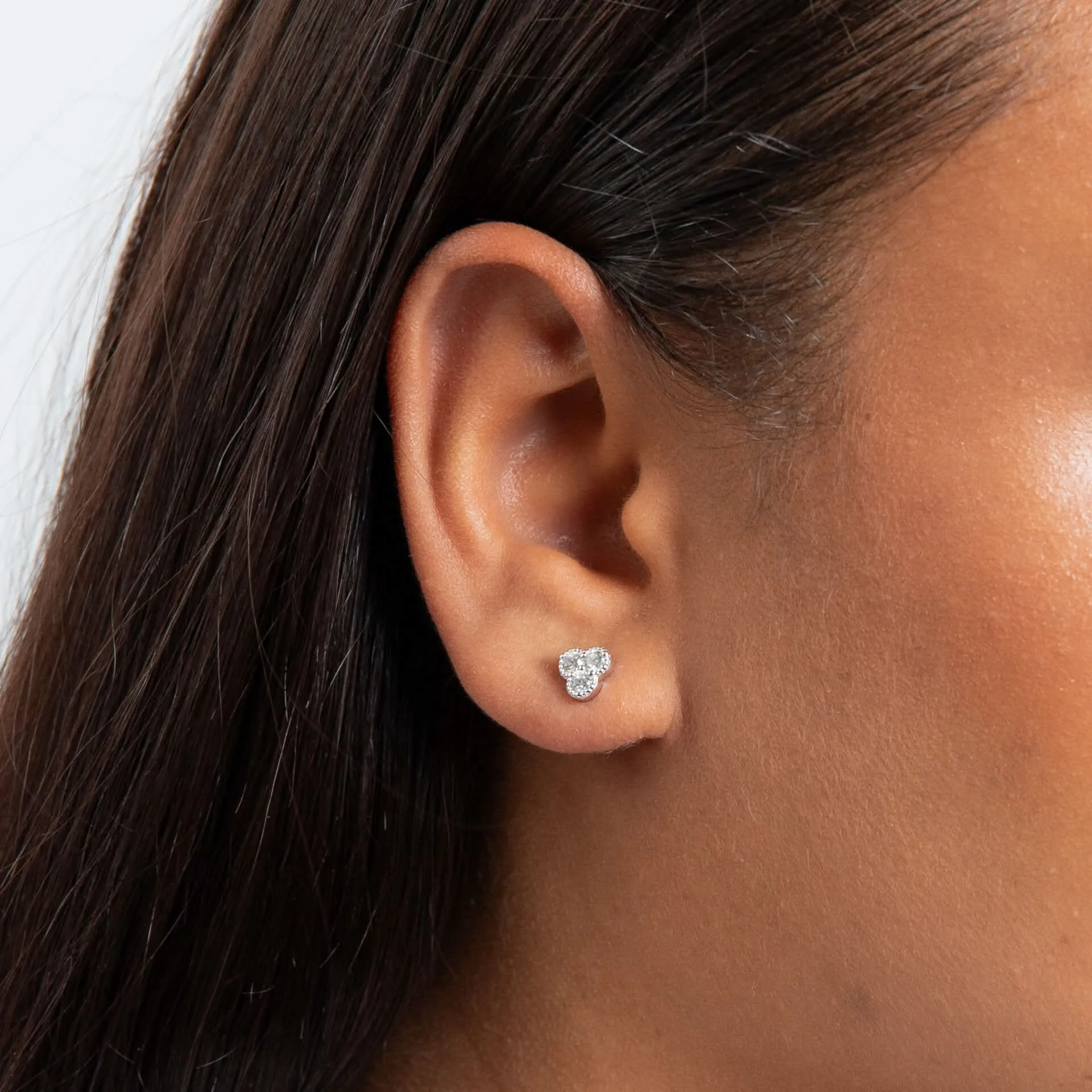 Boucles d'oreilles blanches en zirconium cubique argent sterling E6495C de la collection Beginnings