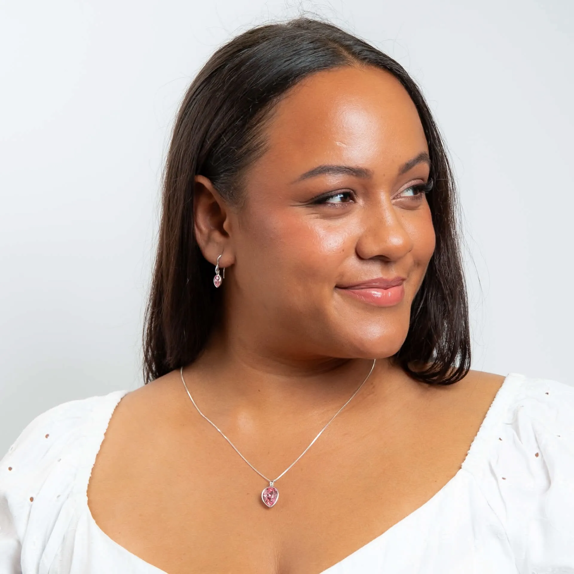 Boucles d'oreilles Beginnings en argent sterling avec cristaux rose clair E6490P - Bijoux Beginnings