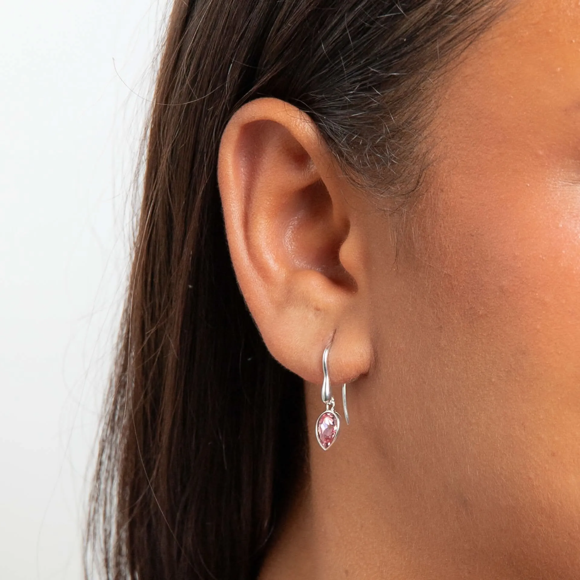 Boucles d'oreilles Beginnings en argent sterling avec cristaux rose clair E6490P - Bijoux Beginnings