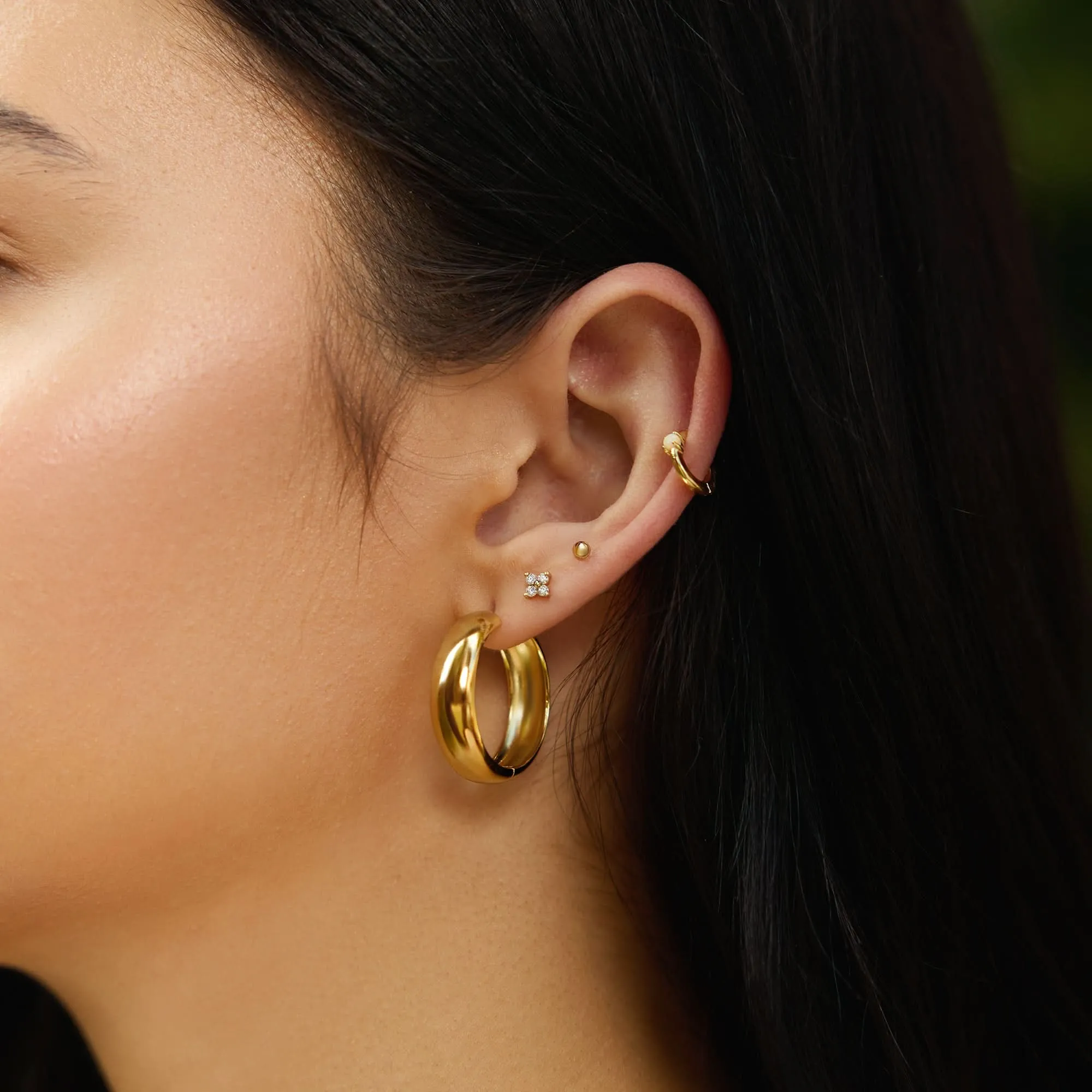 Boucles d'oreilles larges Huggie dodues en or E064-08G Ania Haie Jewellery
