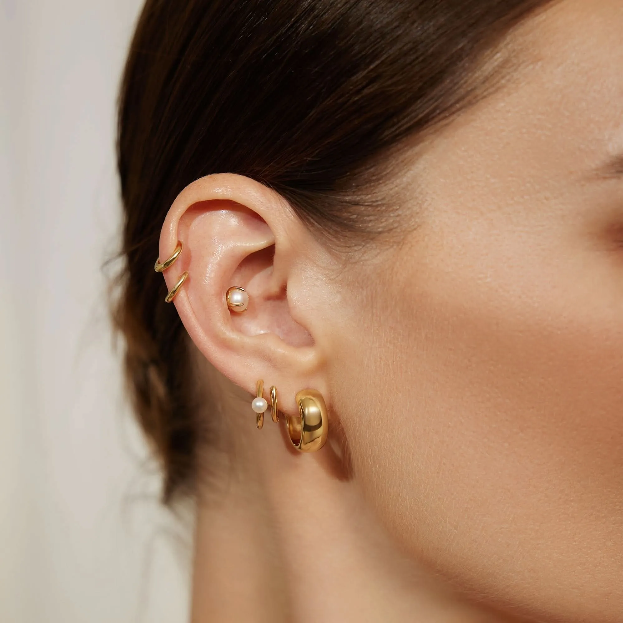 Boucles d'oreilles Huggie dodues moyennes en or E064-06G Ania Haie Jewellery