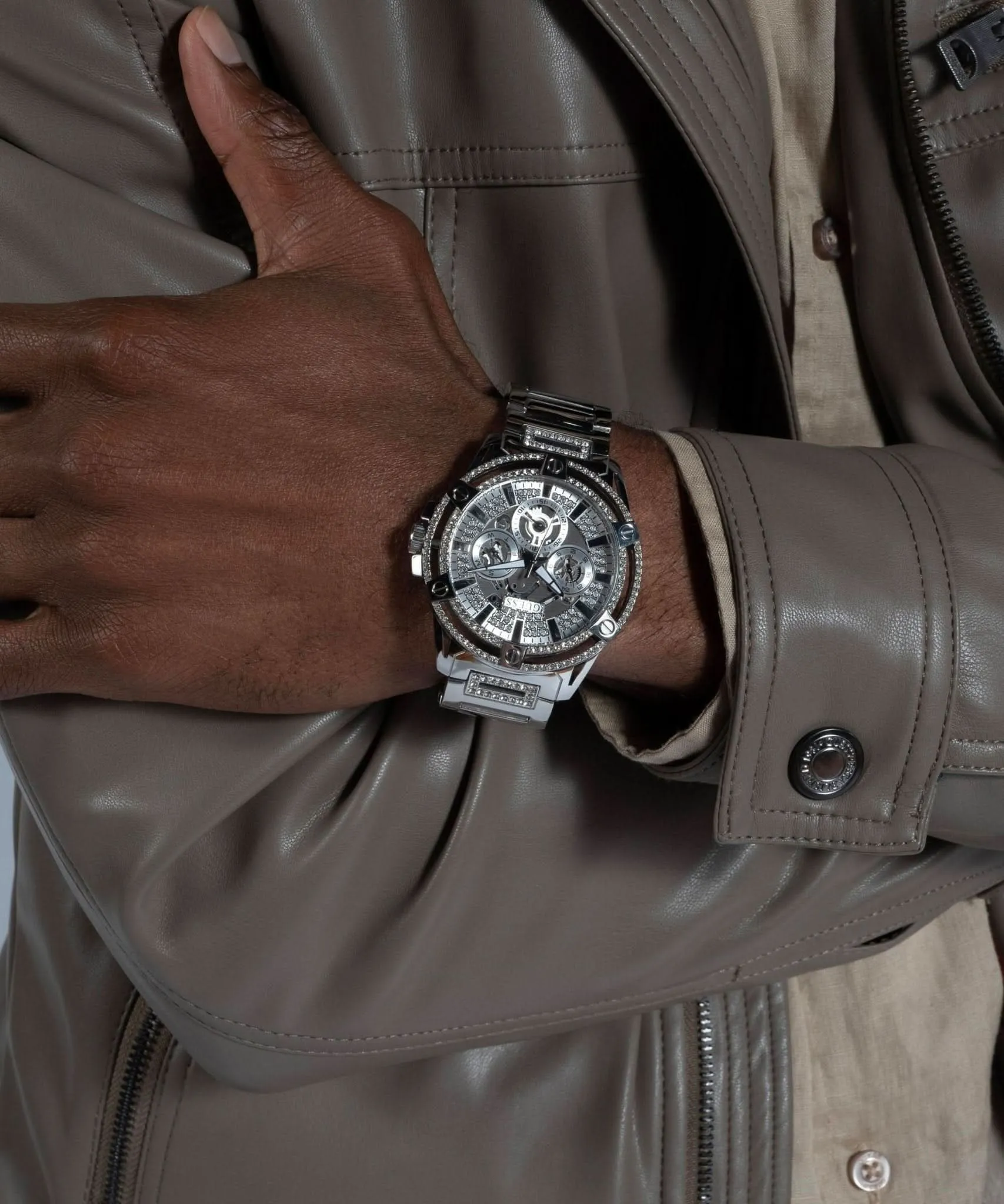 Montre Guess Gents King en acier inoxydable finition argentée GW0497G1