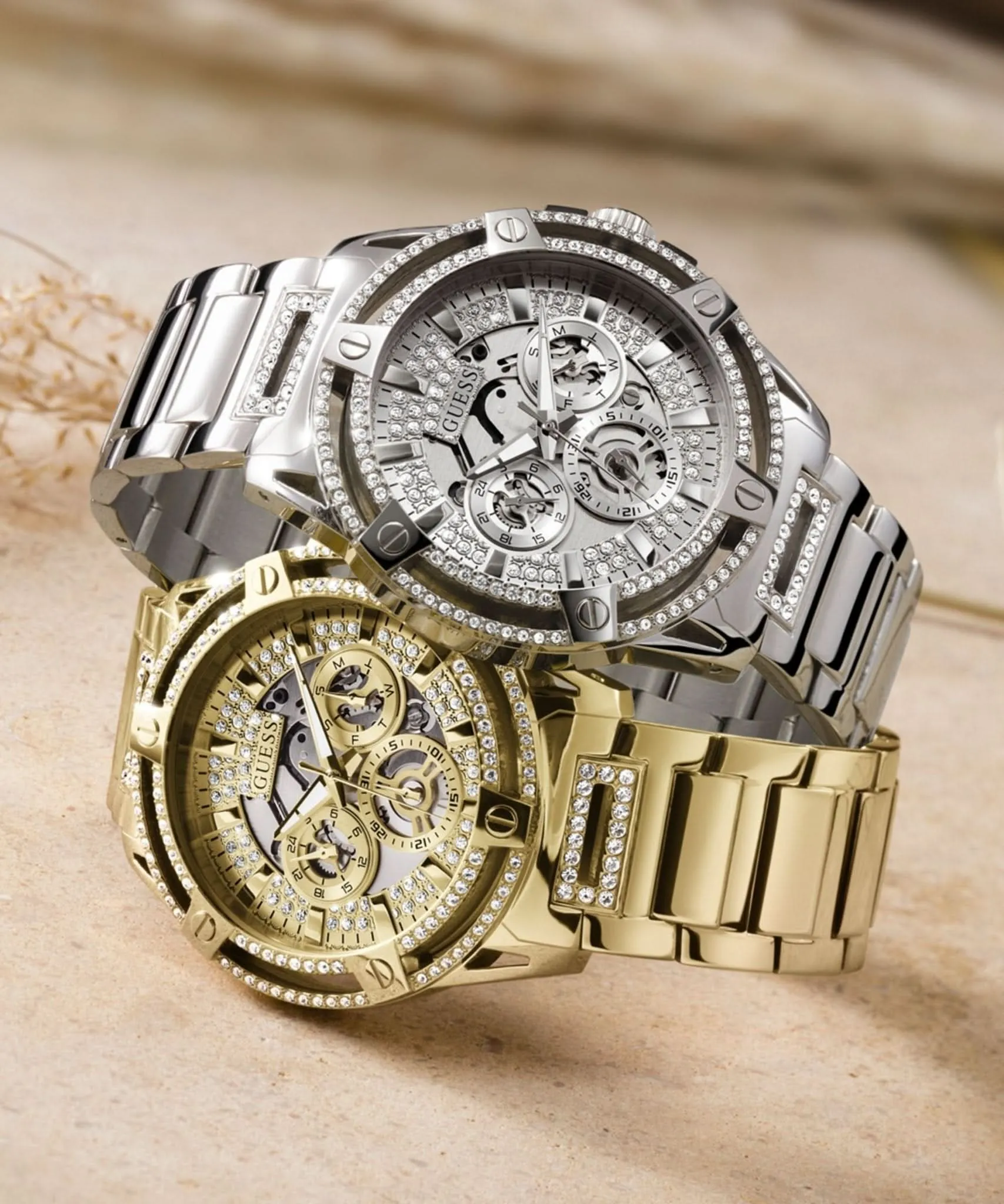 Montre Guess Gents King en acier inoxydable finition argentée GW0497G1
