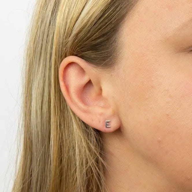 Boucles d'oreilles à clous Initial E en argent sterling E6022 - Bijoux Beginnings