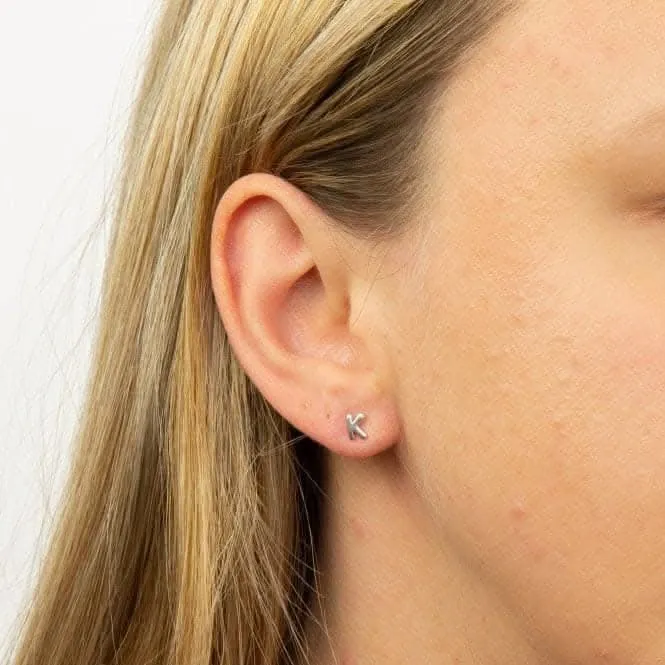 Boucles d'oreilles à clous en argent sterling K initial E6028 - Bijoux Débuts