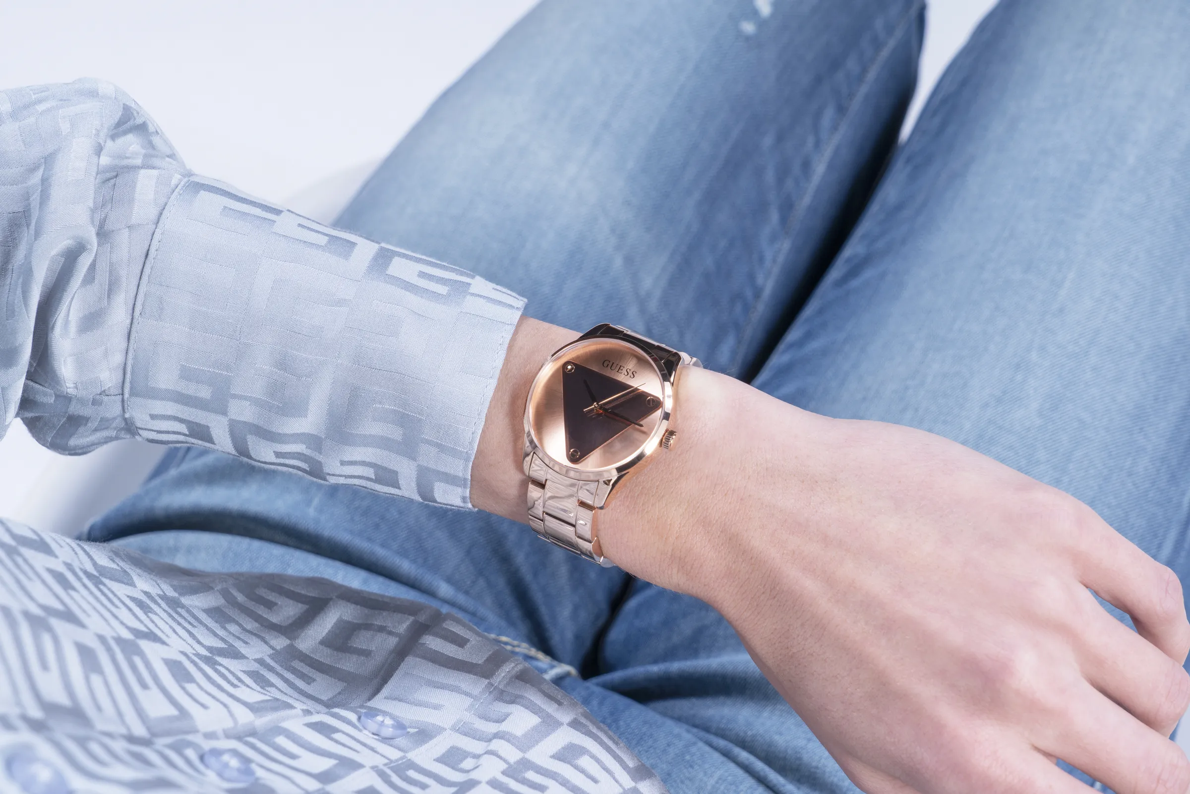 Montres Jewelry Guess Guess - Monture en or rose avec logo emblème pour femme - GW0485L2 - 785669