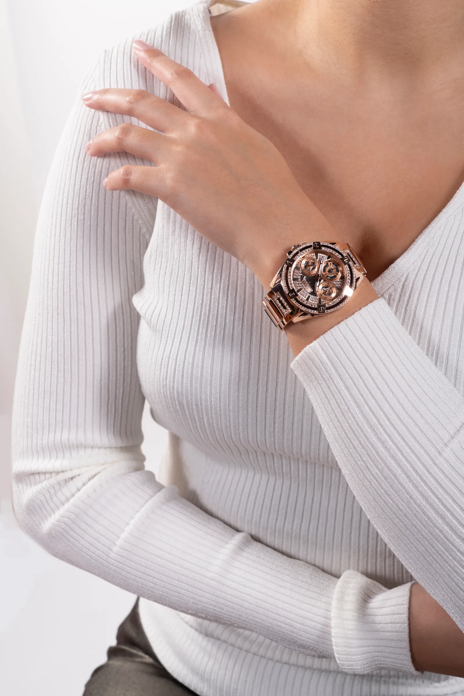 Montres Jewelry Guess Guess - Montre pour Femmes Queen en Ton Or Rose avec Cristaux - GW0464L3 - 785663