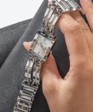 Montres Jewelry Guess - Modèle Id Cadran Argenté Montre Analogique pour Femmes - GW0668L1 - 788148
