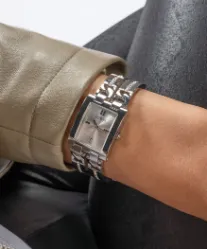 Montres Jewelry Guess - Modèle Id Cadran Argenté Montre Analogique pour Femmes - GW0668L1 - 788148