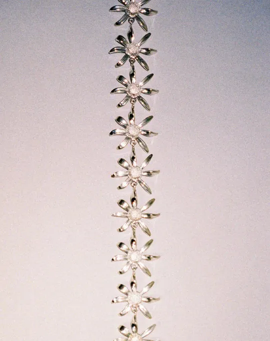 Meadowlark Jewellery Meadowlark - Bracelet Chaîne de Pâquerettes en Argent Sterling