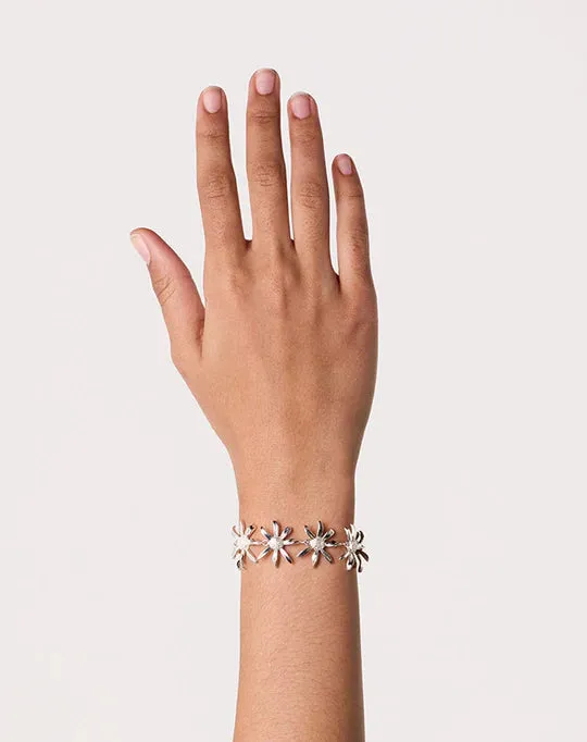 Meadowlark Jewellery Meadowlark - Bracelet Chaîne de Pâquerettes en Argent Sterling