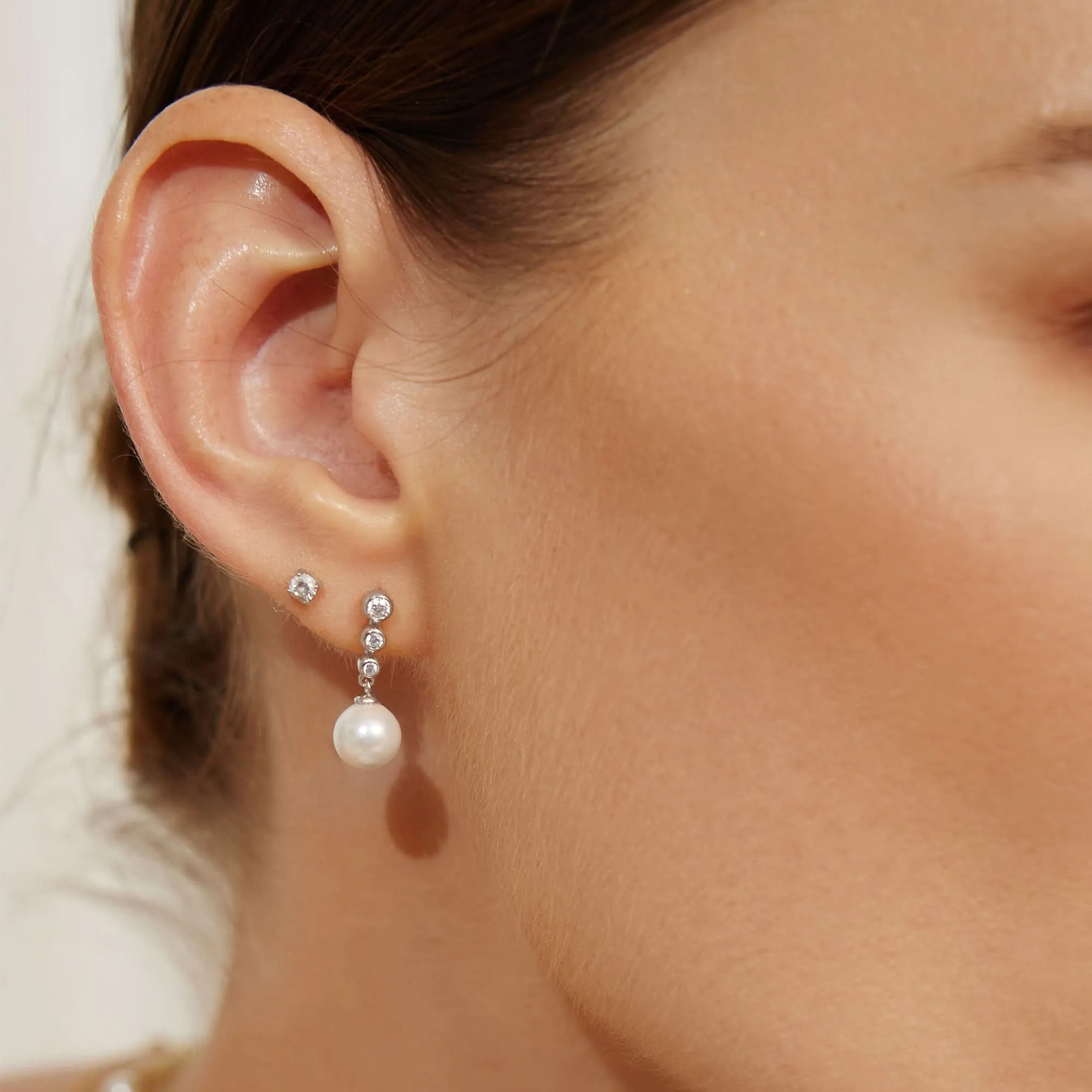 Boucles d'oreilles à clous avec perles en pierre et perles argentées E065-03H Ania Haie Jewellery