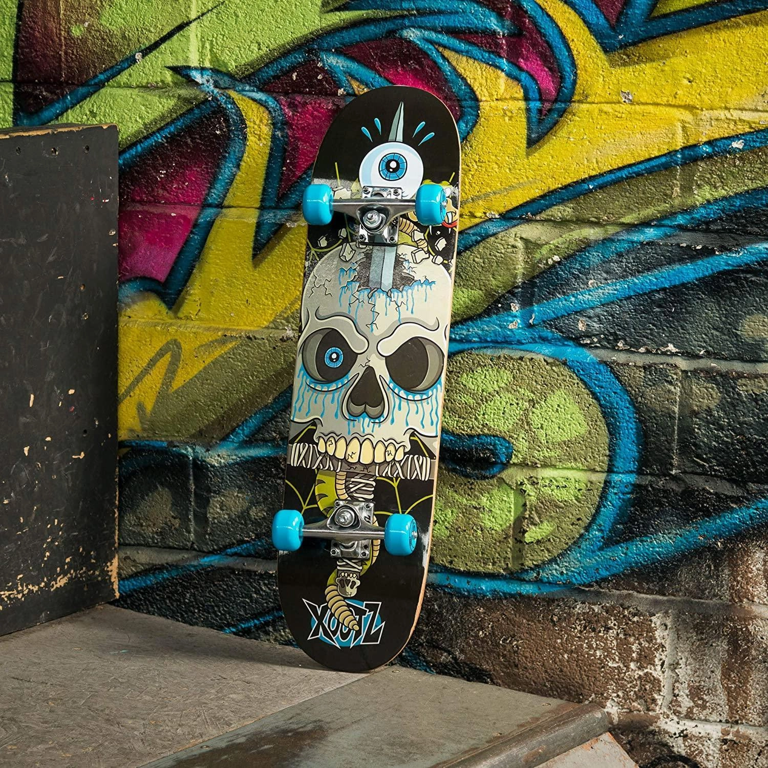 XOOTZ Double Kick 31-Inch Trick Skateboard, Snake Skull